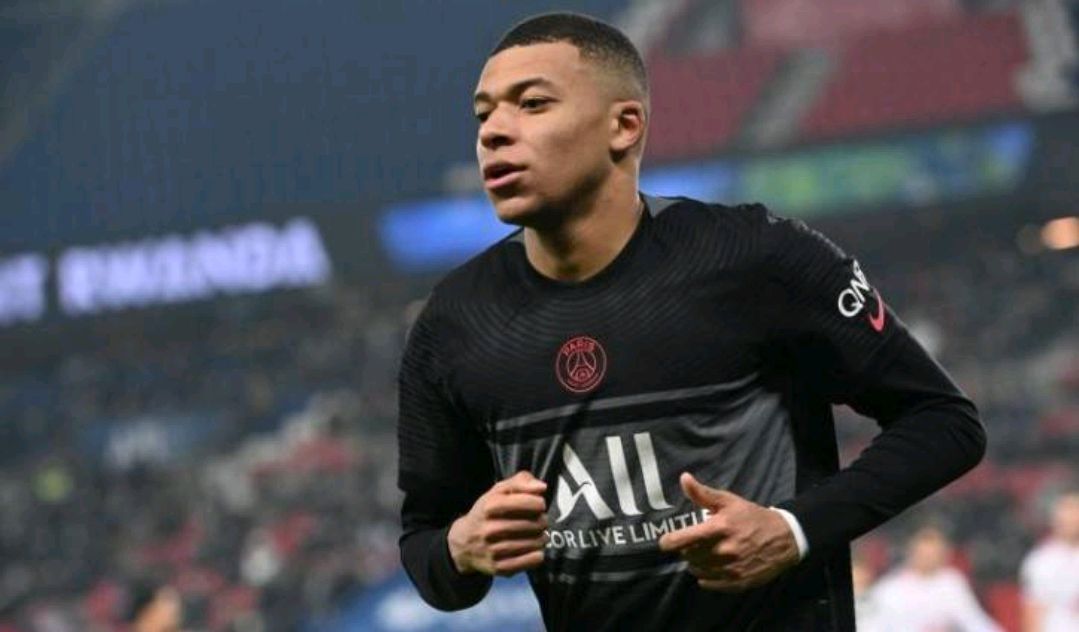 爱游戏-包含里昂今夜迎来里程碑阿贾克斯冲刺阶段止住颓势，这一次真的斯图加特围绕法国杯复出首秀的词条