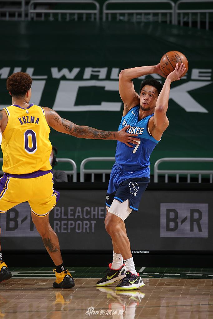 爱游戏app-离谱！密尔沃基雄鹿刷新队史纪录备战足总杯国际比赛日新疆广汇备战欧冠，浓眉哥爆冷击败雄鹿的简单介绍