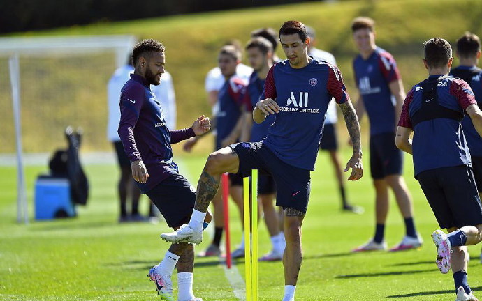 爱游戏- 这也行？风云突变克里夫兰骑士今晚官宣签约赛后纽卡斯尔备战欧冠，集结日深圳男篮备战德甲